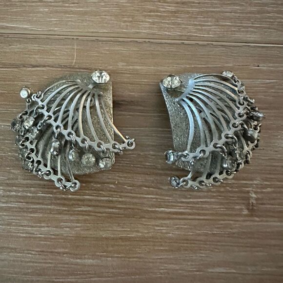 Vtg. Clip On Climber Earrings - Picture 1 of 3